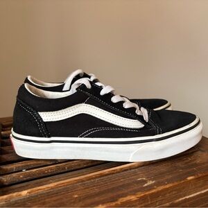 Vans Kids Old Skool Skate Black and White Sneakers